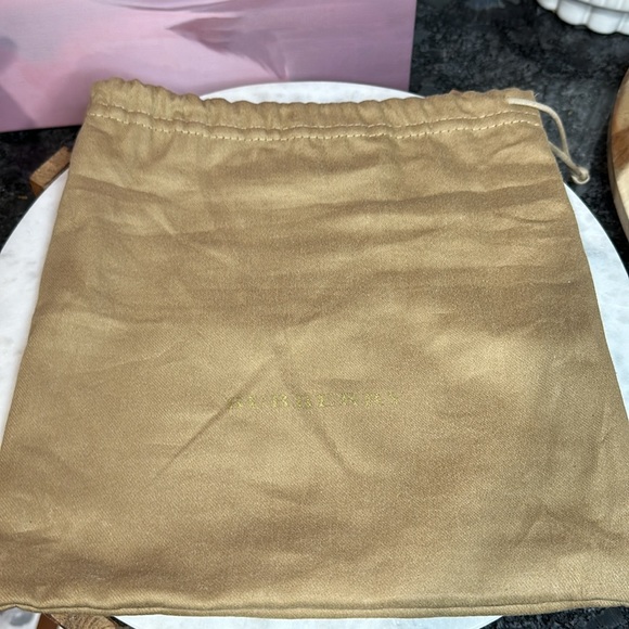 Burberry Logo Embossed Leather Crossbody Wallet - Picture 16 of 16